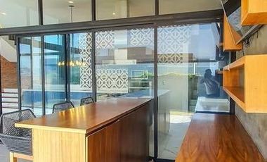 Exclusiva residencia Altozano Qro con vista espectacular, 3 recámaras y 3.5 baños