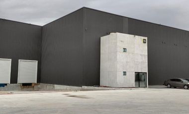 Renta 1513 M2 nave industrial Tekno, Ubicación a 500 m de la Planta Toyota