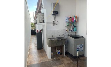 VENDO CASA EN BRISAS DEL GOLF