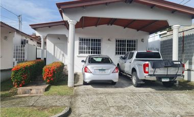 VENDO CASA EN BRISAS DEL GOLF