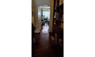 Inmejorable ubicación - Piso céntrico, luminoso y funcional