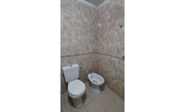 Casa de 3 ambientes con garage en excelente ubicación