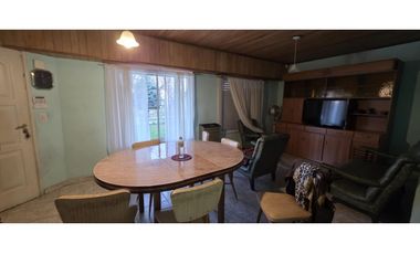 Casa de 3 ambientes con garage en excelente ubicación