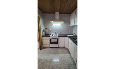 Casa de 3 ambientes con garage en excelente ubicación