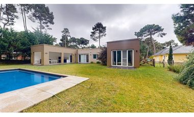 Casa de categoria, 3 dormitorios, Piscina. GN, Pinamar
