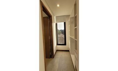 Vendo 4 ambientes, moderno con terraza y cochera propia