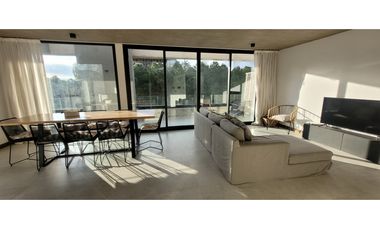 Vendo 4 ambientes, moderno con terraza y cochera propia