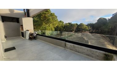 Vendo 4 ambientes, moderno con terraza y cochera propia