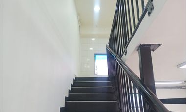 Local Comercial Primer Primer Piso Centro Comercial Manila