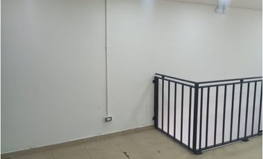 Local Comercial Primer Primer Piso Centro Comercial Manila