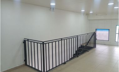 Local Comercial Primer Primer Piso Centro Comercial Manila