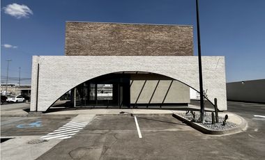 Locales en Plaza Paseo Acacia. Zona en crecimiento  en Juárez Chih.