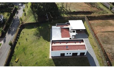 CASA EN PARCELACIÓN VA SAN ANTONIO - LA CEJA