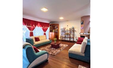 Venta de Casa, Cuenca, Baños 218m²