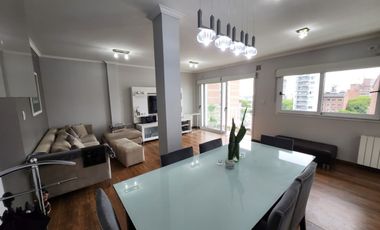 VENDO PISO EN ZONA PARQUE 3 DORMITORIOS, 3 BAÃOS, COCHERA U$S 270.000.