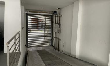 VENDO PISO EN ZONA PARQUE 3 DORMITORIOS, 3 BAÃOS, COCHERA U$S 270.000.