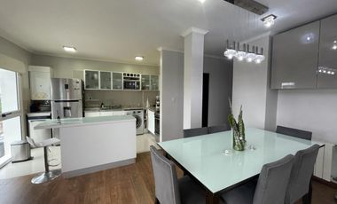 VENDO PISO EN ZONA PARQUE 3 DORMITORIOS, 3 BAÃOS, COCHERA U$S 270.000.