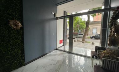 VENDO PISO EN ZONA PARQUE 3 DORMITORIOS, 3 BAÃOS, COCHERA U$S 270.000.