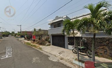 Casa en Venta en Prolongación Hidalgo, a 10 min del Malecón de Veracruz.