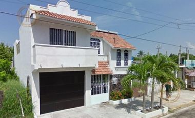Casa en Venta en Prolongación Hidalgo, a 10 min del Malecón de Veracruz.