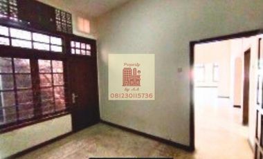 Rumah Langsung Pemilik Di Pinggir Jalan Raya Salemba Tengah