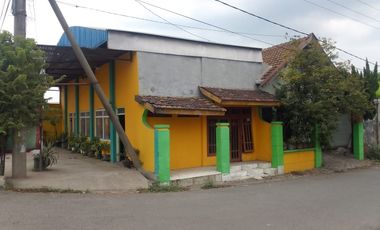 jual murah rumah usaha  d Mojoagung bagus untuk kuliner jual grosiran