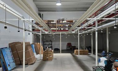 Se vende bodega en Jardines del Bosque