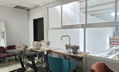 Se vende bodega en Jardines del Bosque