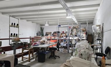 Se vende bodega en Jardines del Bosque