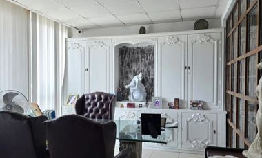 Se vende bodega en Jardines del Bosque