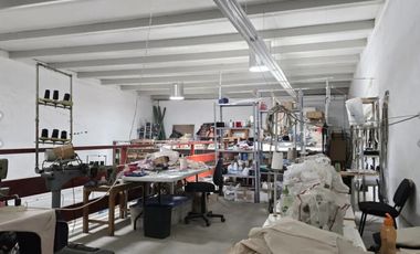 Se vende bodega en Jardines del Bosque