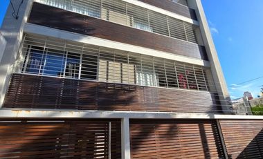 Alquiler Departamento de 3 ambientes con Cochera