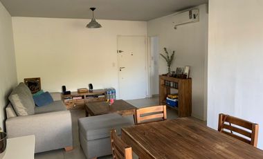 Alquiler Departamento de 3 ambientes con Cochera