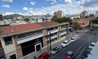 SE ALQUILA DEPARTAMENTO DE 3 HABITACIONES Y COCHERA - DR. ADOLFO GUEMES ESQ SANTIAGO DEL ESTERO