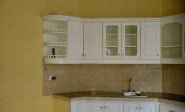 Hermosa casa en venta en Cumbayá – La Primavera 2 con amplio terreno y jardín