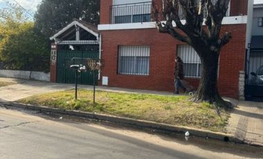 Casa PH en venta en Lomas de Zamora Oeste