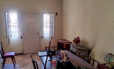 Departamento Tipo Casa en alquiler en Lanus Este