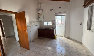 Departamento Tipo Casa en alquiler en Quilmes Oeste