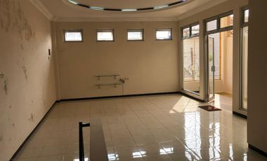 Rumah dijual Jl elang Manahan Solo