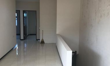 Rumah dijual Jl elang Manahan Solo