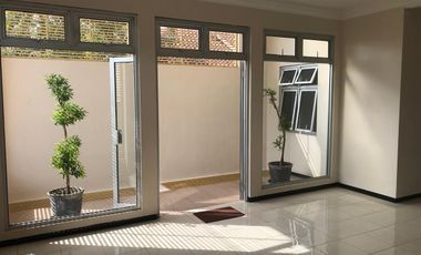 Rumah dijual Jl elang Manahan Solo