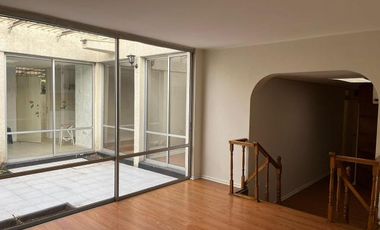 Av. Cristóbal Colón/Sta. Magdalena Sofía - Casa - Arriendo