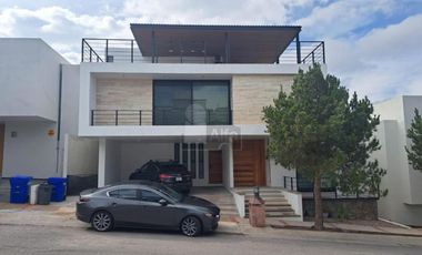 Casa Residencial en VENTA / RENTA en Club de Golf La Loma, San Luis Potosí