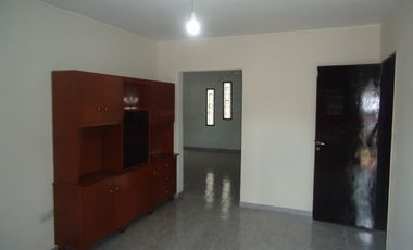 BÂ° AMEGHINO SUR, IMPECABLE VIVIENDA ESQUINA, A METROS DE RUTA 20.-