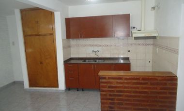 BÂ° AMEGHINO SUR, IMPECABLE VIVIENDA ESQUINA, A METROS DE RUTA 20.-