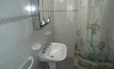 BÂ° AMEGHINO SUR, IMPECABLE VIVIENDA ESQUINA, A METROS DE RUTA 20.-