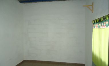 BÂ° AMEGHINO SUR, IMPECABLE VIVIENDA ESQUINA, A METROS DE RUTA 20.-
