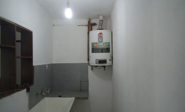 BÂ° AMEGHINO SUR, IMPECABLE VIVIENDA ESQUINA, A METROS DE RUTA 20.-