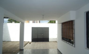 BÂ° AMEGHINO SUR, IMPECABLE VIVIENDA ESQUINA, A METROS DE RUTA 20.-