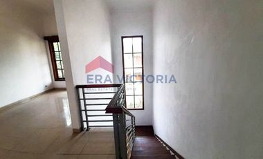 Rumah mewah disewakan murah di VPT Tidar Sukun Malang